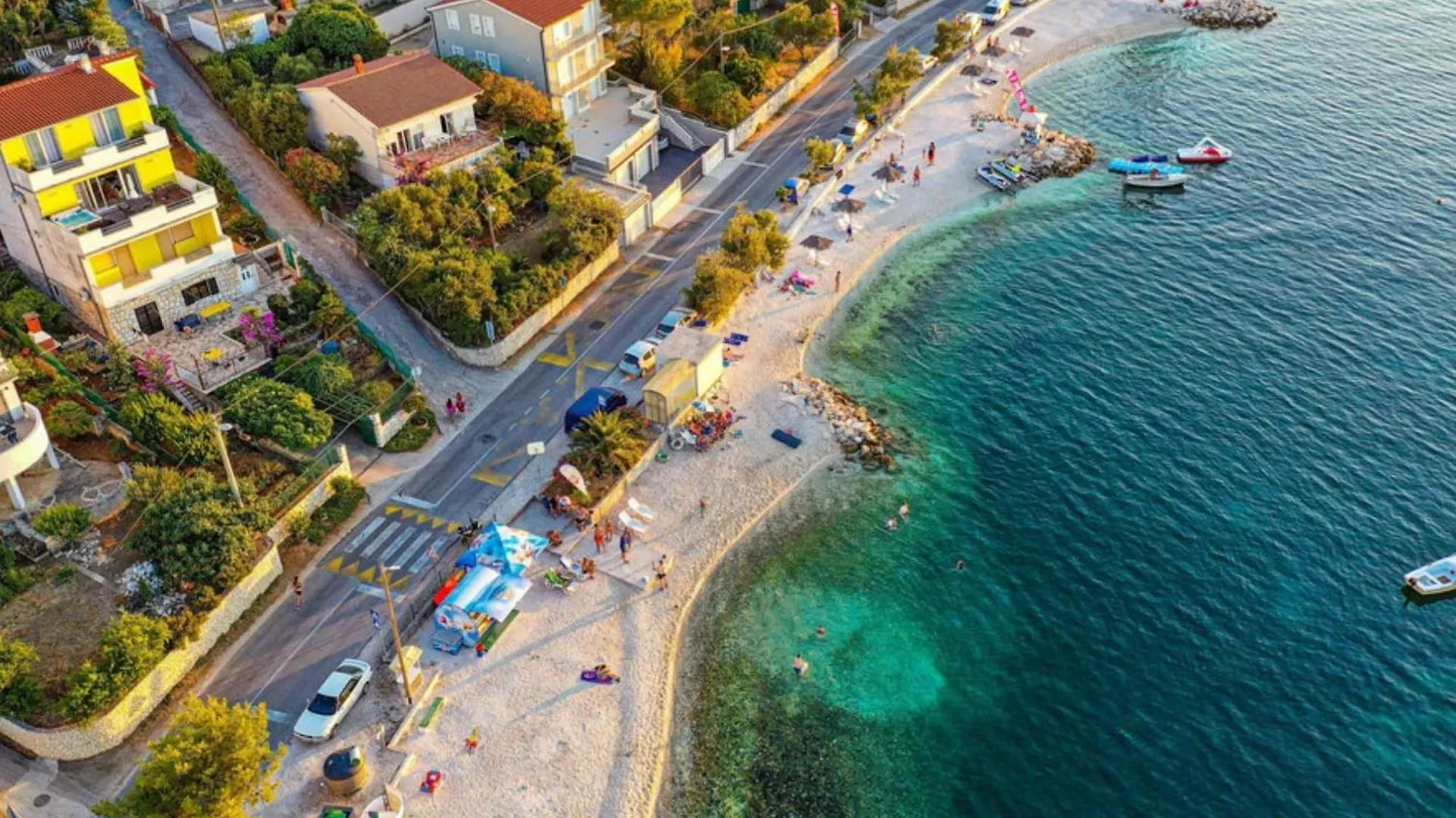 Beachfront Mastrinka Apartments With Sea View - Three Bedroom Apartment With Terrace And Sea View Trogir 0*,  Kroatien